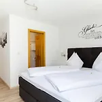 Πανσιόν Haus Mayerhofer 3*