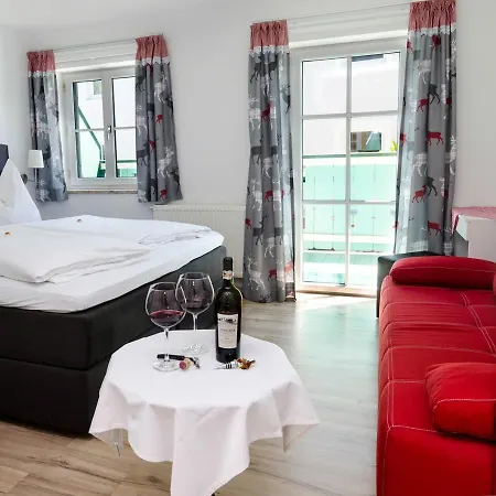Haus Mayerhofer Gasthof 4*